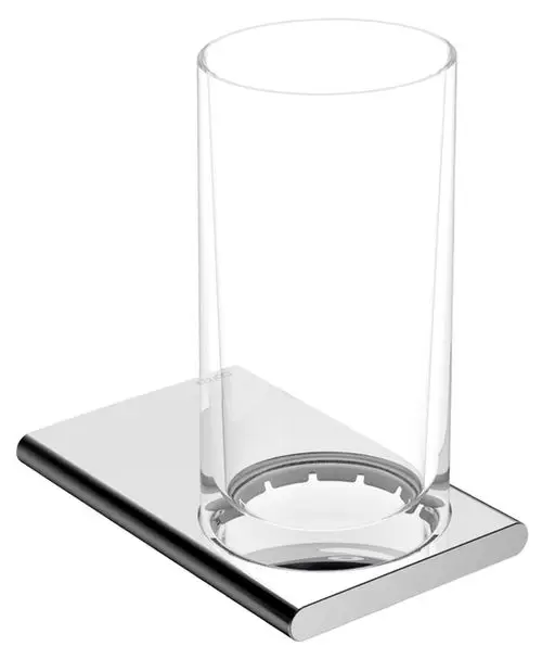 Durchsichtiger Glasbecher auf einer rechteckigen, glänzenden Metallbasis mit abgerundeten Kanten. Ideal für Badezimmer oder moderne Innenräume.